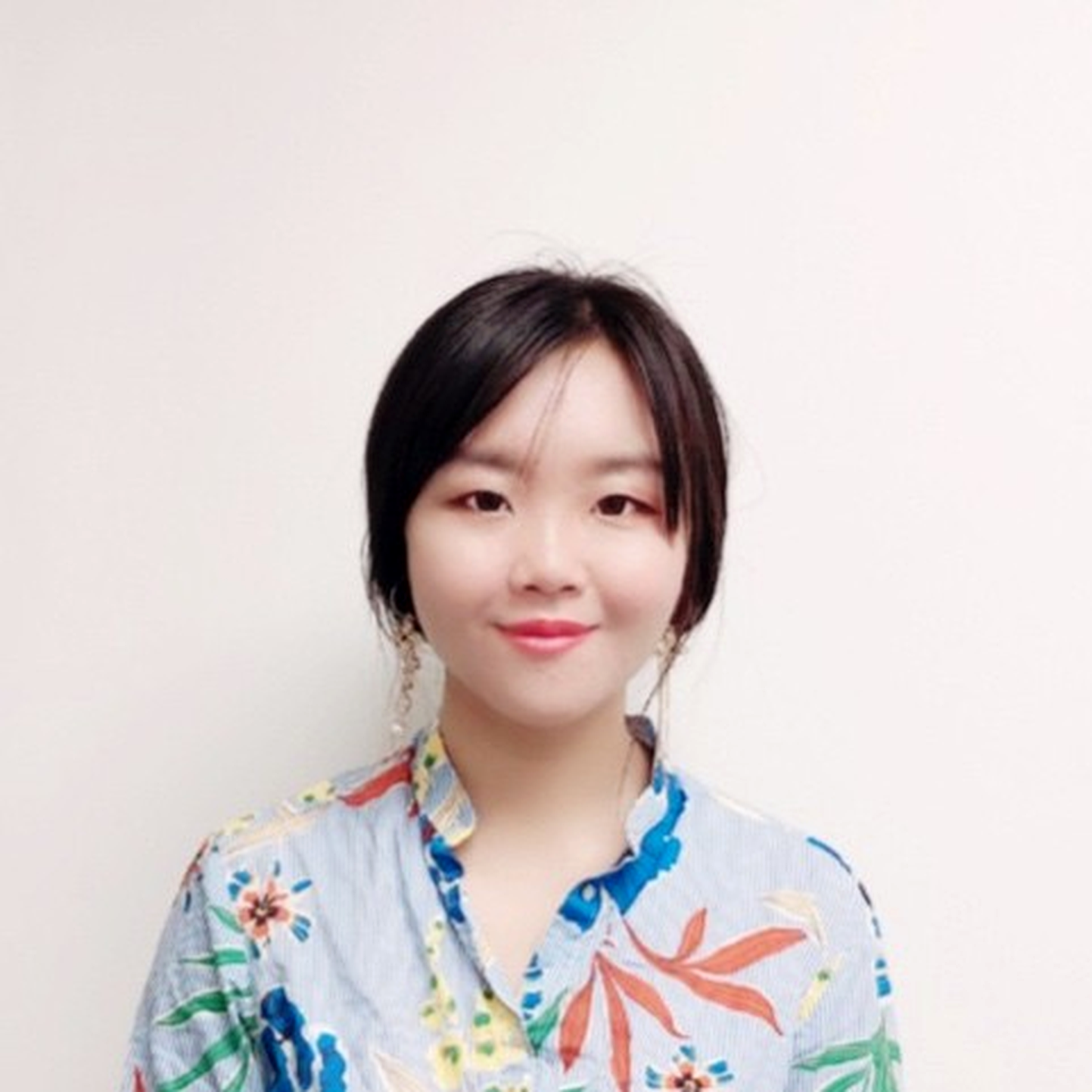 Yoyo Zhang headshot